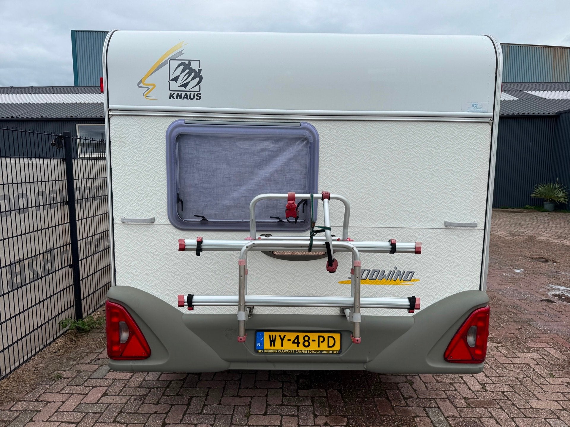 Knaus 450 SudWind, Caravans en Kamperen, Caravans, Rondzit, Bedrijf, Knaus, Kachel