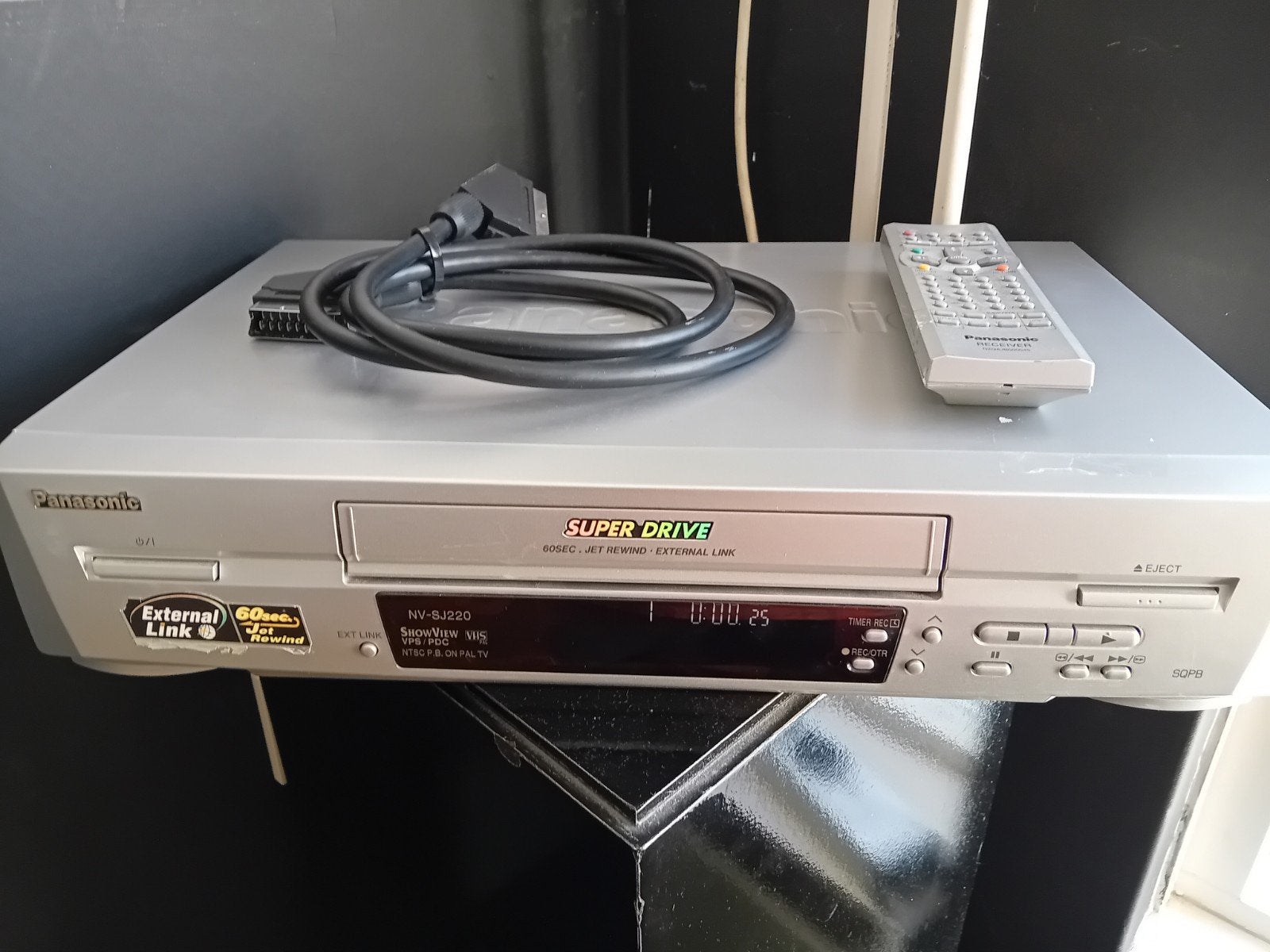 Panasonic NV-SJ220EG-S VHS-speler met afstandsbediening, Ophalen of Verzenden, Zo goed als nieuw, VHS-speler of -recorder