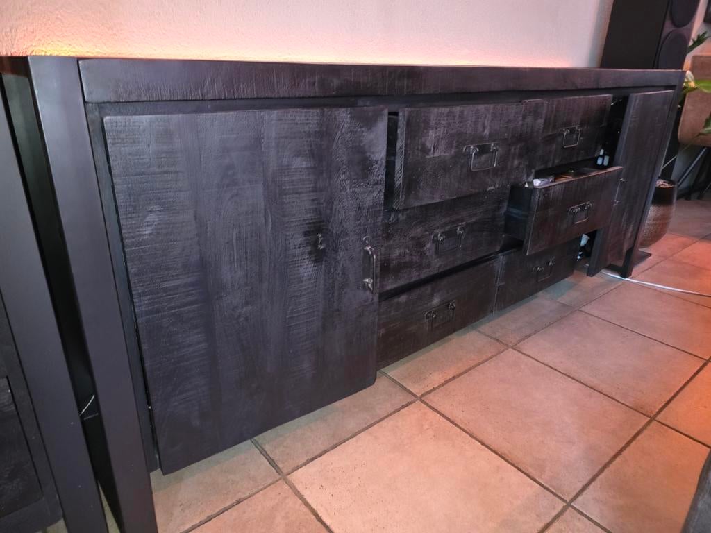Mangohout dressoir zwart, Ophalen, Overige materialen, Gebruikt, Met deur(en)