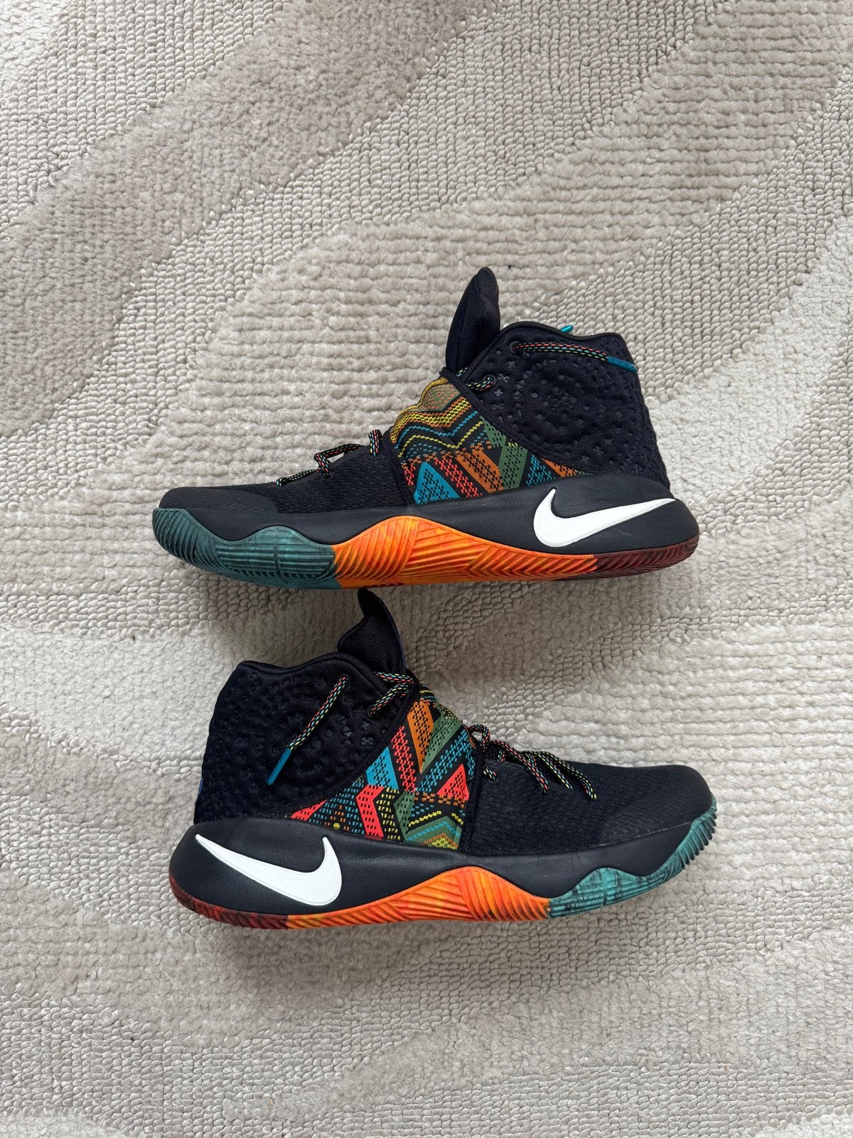 Nike Kyrie 2 BHM, Ophalen of Verzenden, Zo goed als nieuw, Zwart, Sneakers of Gympen