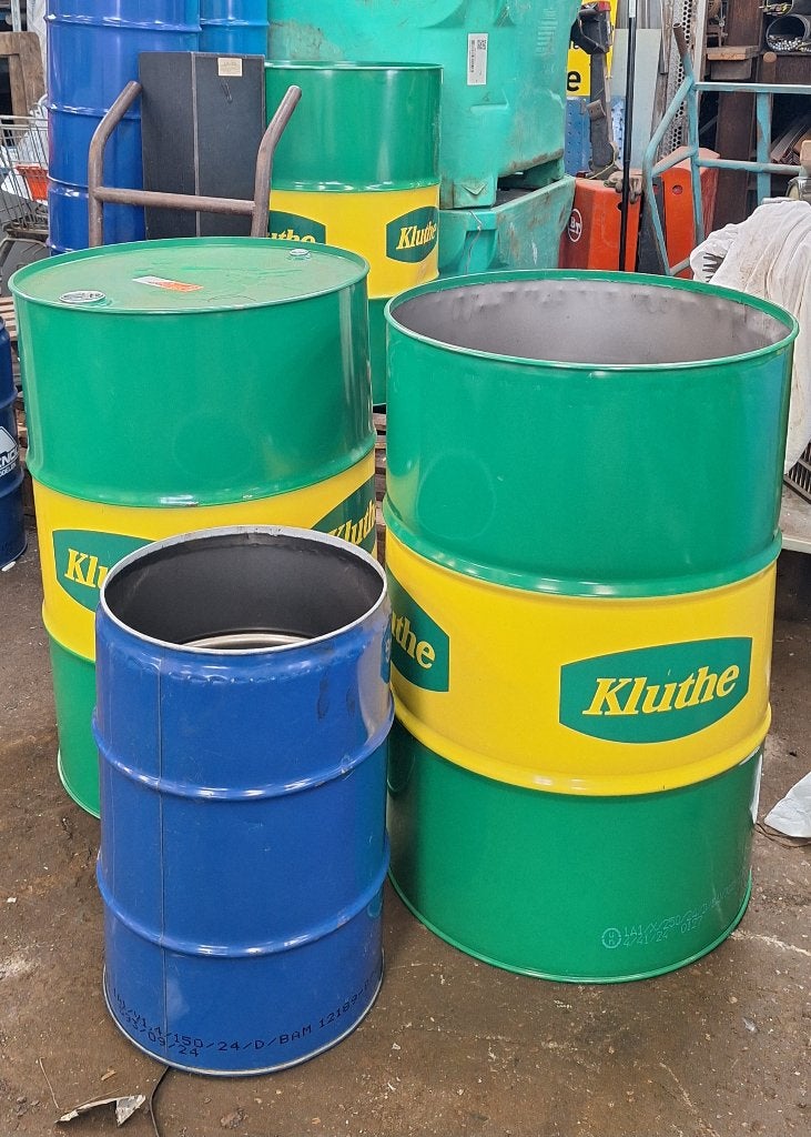 Ton, tonnen, vat, vaten, oliedrum, oliedrummen, 150 liter of meer, Ophalen, Gebruikt, Metaal