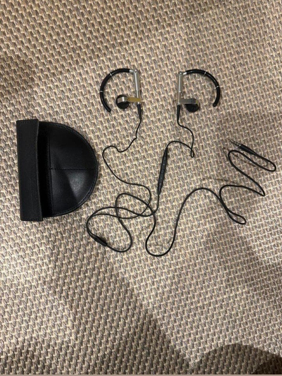 Bang & Olufsen bedrade oortelefoon, Audio, Tv en Foto, Koptelefoons, Zo goed als nieuw, Overige merken, Surround, Ophalen of Verzenden