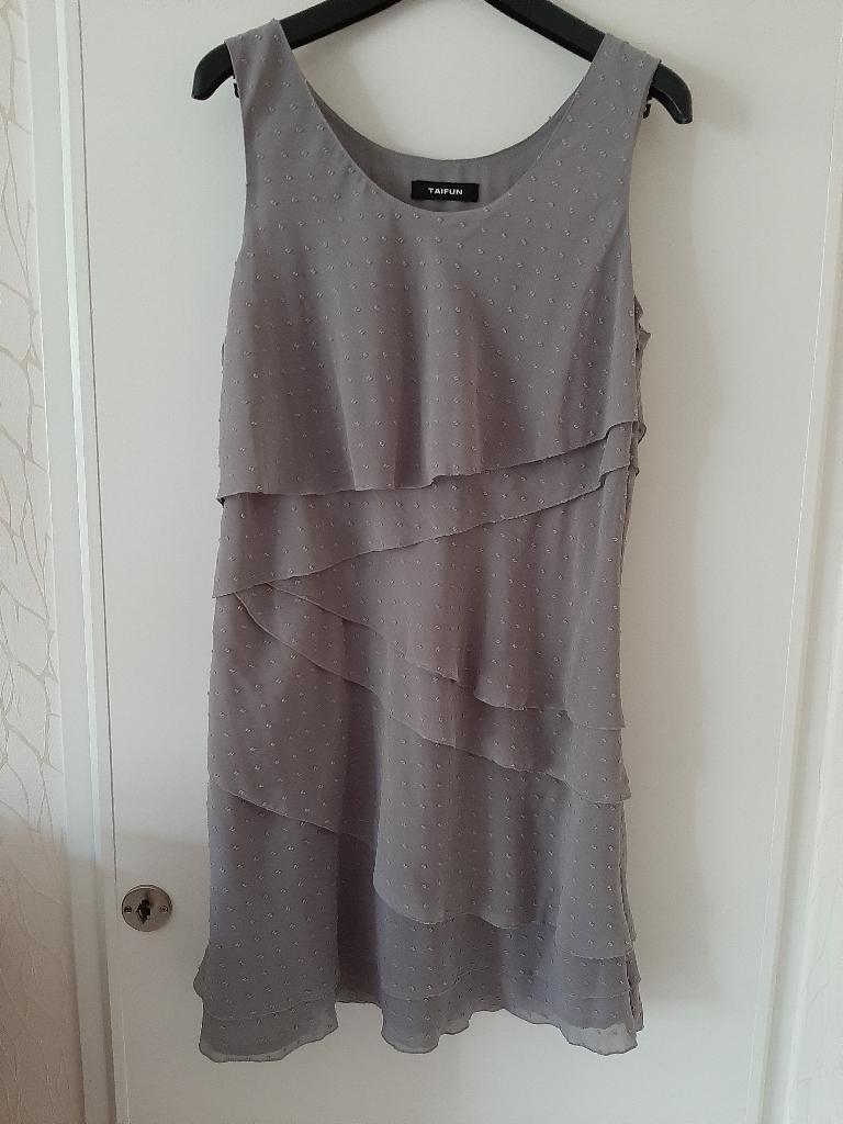 Taifun lichtgrijs jurkje maat 42 ongedragen, Kleding | Dames, Maat 42/44 (L), Nieuw, Ophalen of Verzenden, Taifun