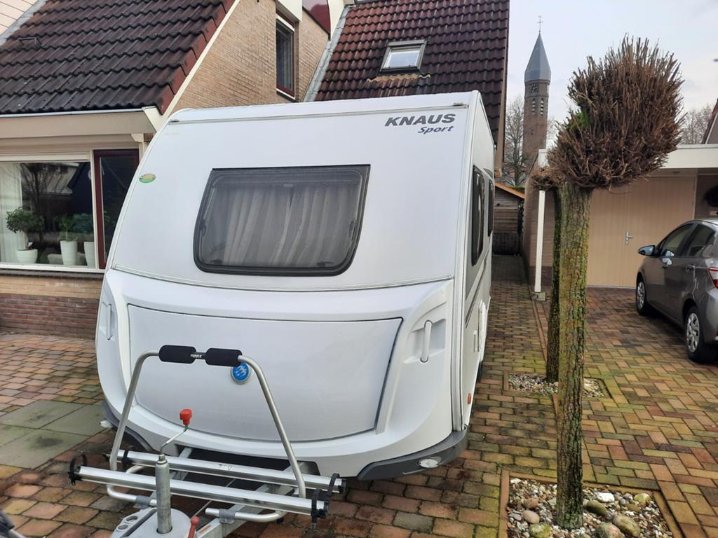 Hele nette knaus 420 qd sport van 2013 met airco en voortent, Schokbreker, Treinzit, Dwarsbed, Particulier