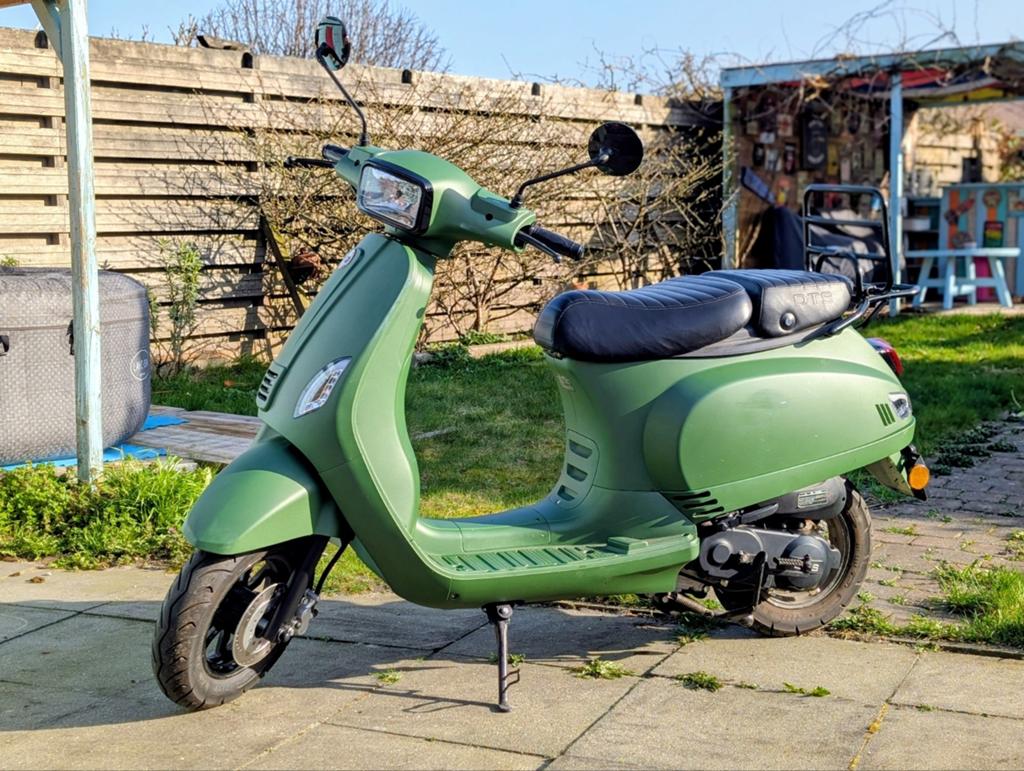 DTS Milano S - slechts 984 km!, Fietsen en Brommers, Scooters | Overige merken, Ophalen, Zo goed als nieuw, Benzine