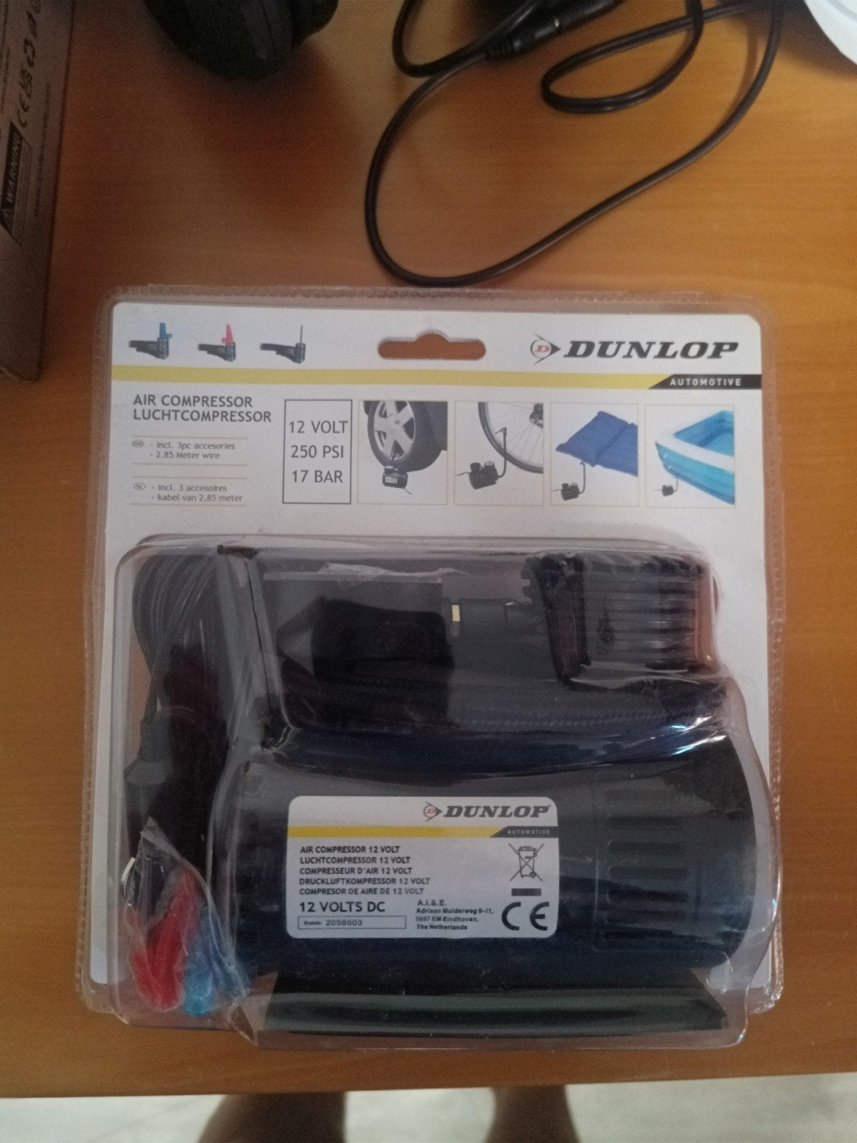 Dunlop 12V Luchtcompressor - Nieuw in verpakking, 10 bar of meer, Nieuw, Ophalen of Verzenden, Minder dan 200 liter/min