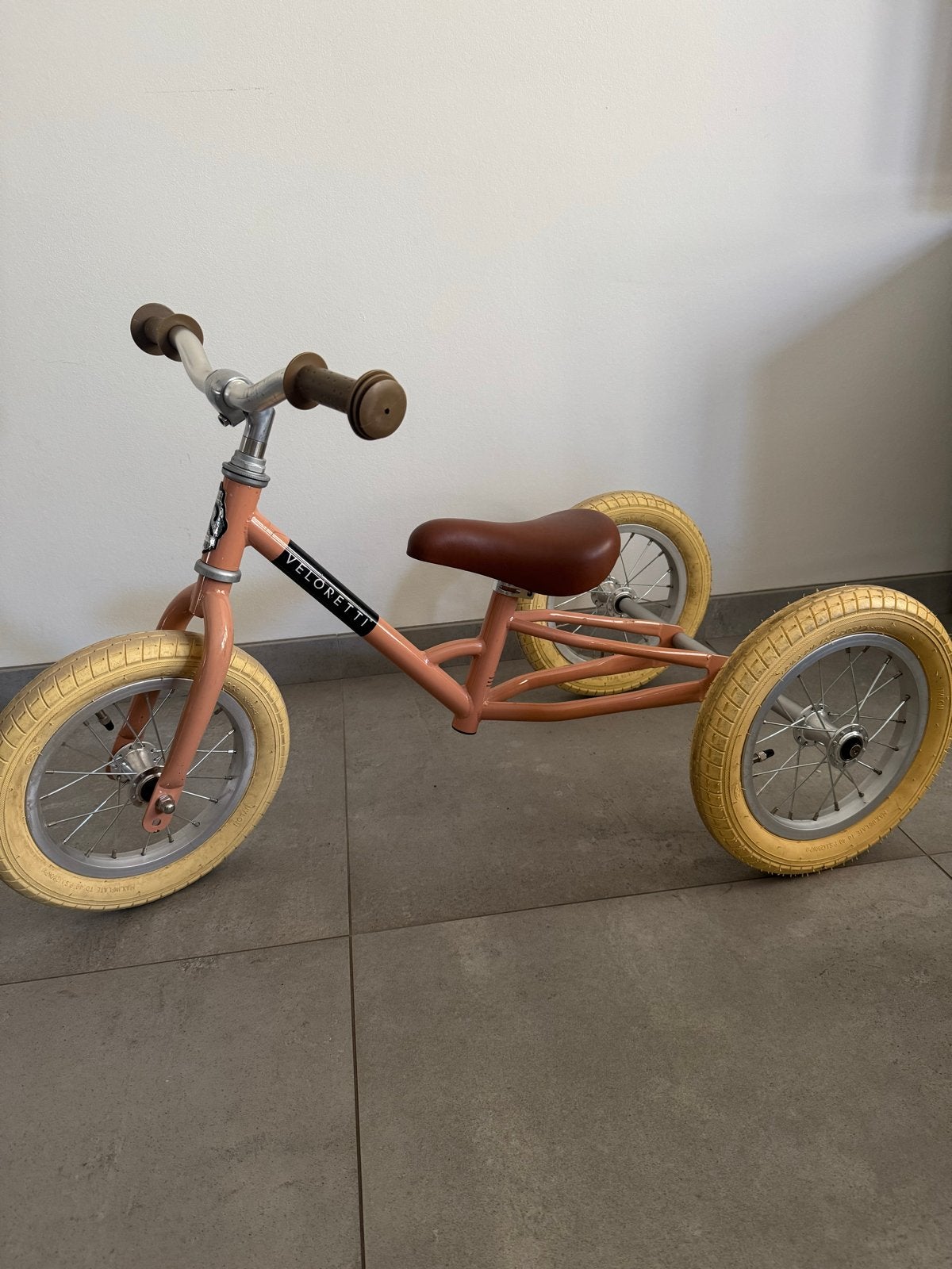 Veloretti roze loopfiets/driewieler - Zo goed als nieuw, Ophalen, Zo goed als nieuw