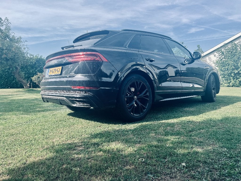 Audi Q8 55 Tfsi e Quattro 381pk 2021 Zwart Audi Dealer ondh, Automaat, Dealer onderhouden, Zwart, 2995 cc