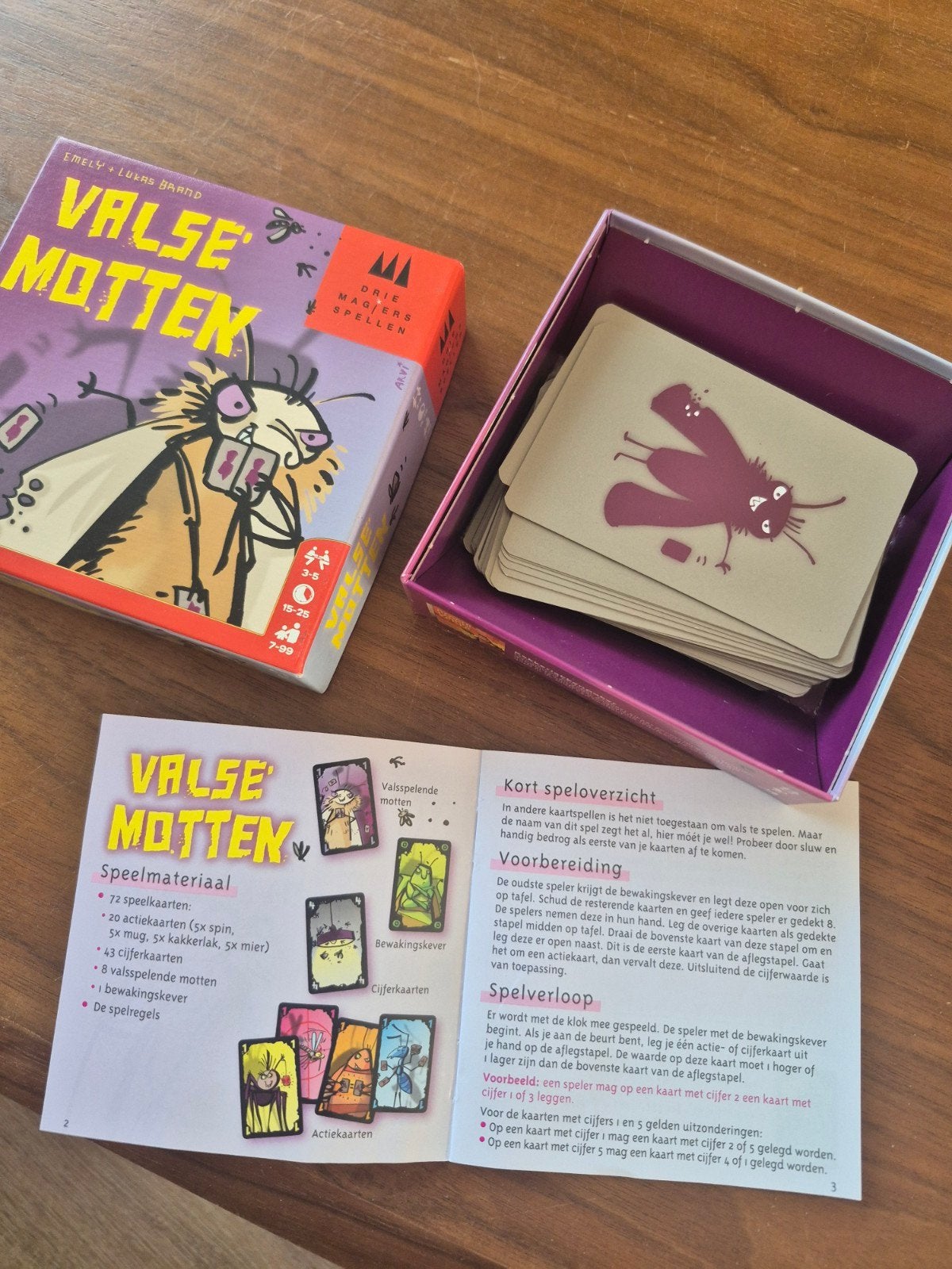 Valste Motten Kaartspel - 999 Games, Hobby en Vrije tijd, Gezelschapsspellen | Kaartspellen, Vijf spelers of meer, Ophalen of Verzenden
