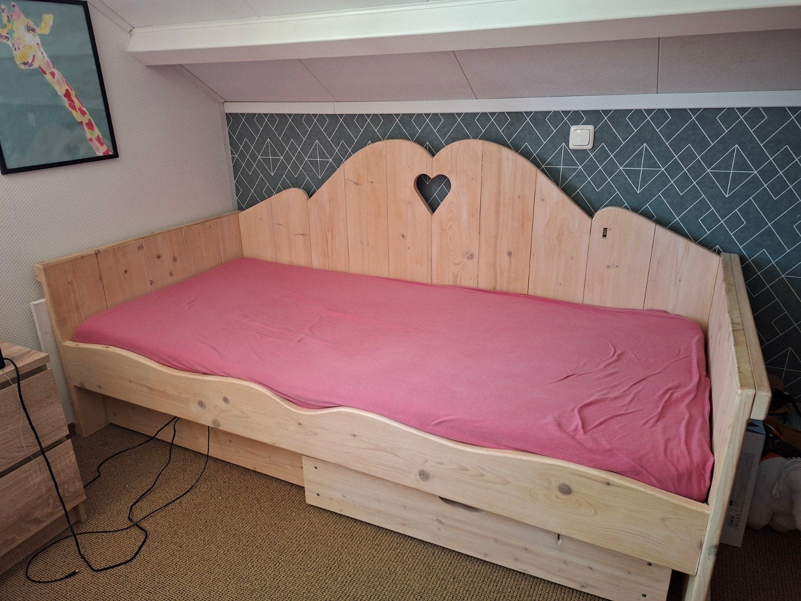 Houten eenpersoonsbed 90x200cm met hartuitsparing, Huis en Inrichting, Ophalen, Gebruikt, 90 cm, Eenpersoons