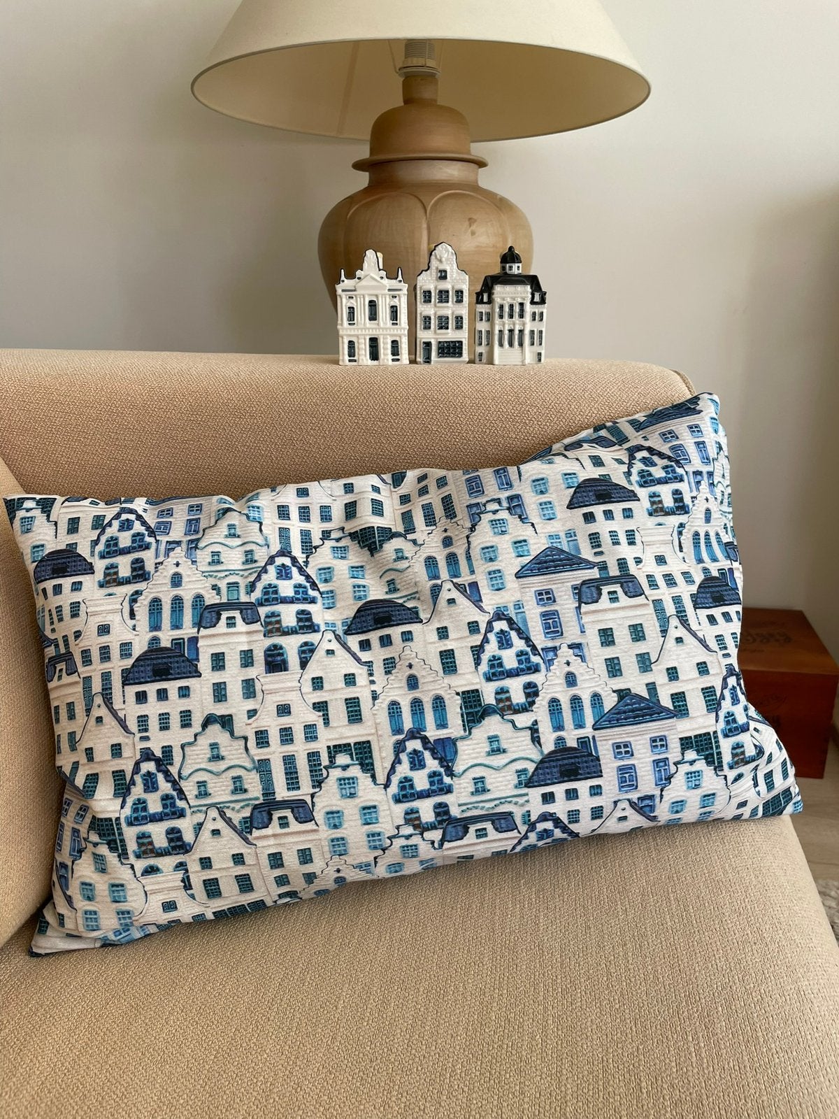 Kussenhoes patroon KLM businessclass huisjes, Wasbaar, Blauw, Kussenhoes, Nieuw