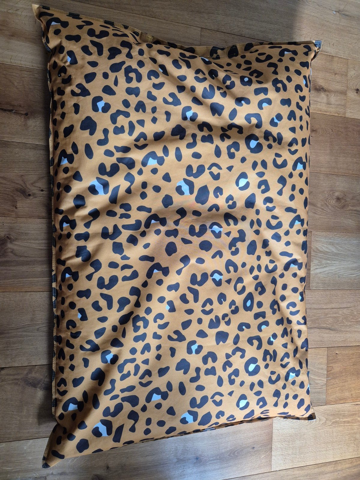 Zitzak Leopard - oker met panterprint - 100x150 cm (Lebel), Huis en Inrichting, Ophalen, Zo goed als nieuw, Geel, Zitzak