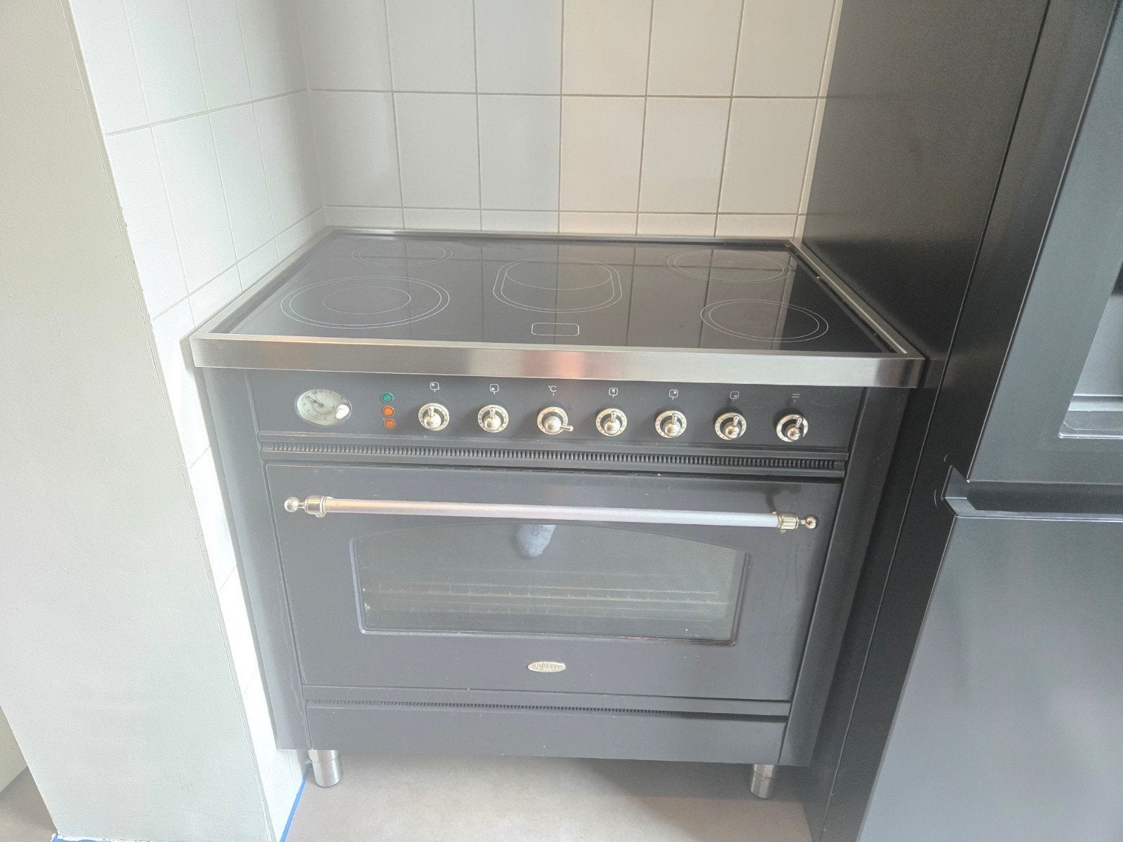 Vrijstaand elektrisch boretti fornuis met 5 kookzones, Gebruikt, 60 cm of meer, Ophalen of Verzenden, Vrijstaand