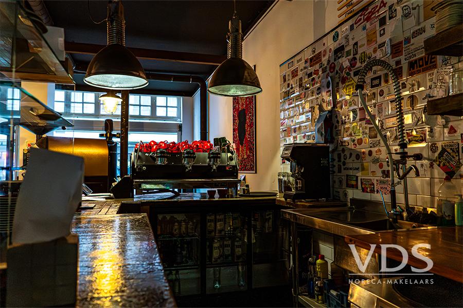 Populaire cafe/lunchroom/koffiebar ter overname. Toplocatie!, Zakelijke goederen, Exploitaties en Overnames