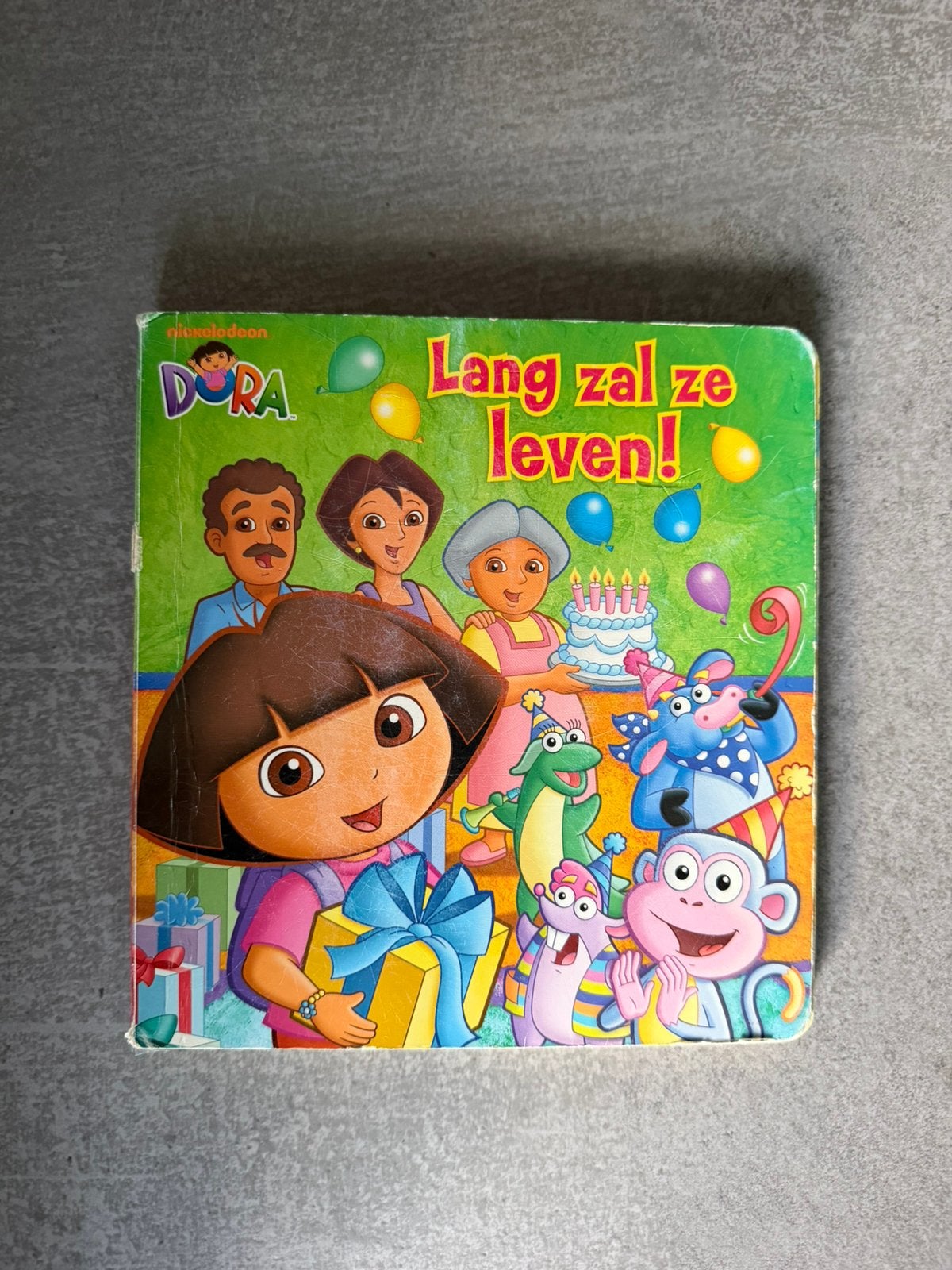 Dora – Lang zal ze leven! – kinderboek, Boeken, Ophalen of Verzenden, Gelezen, 3 tot 4 jaar