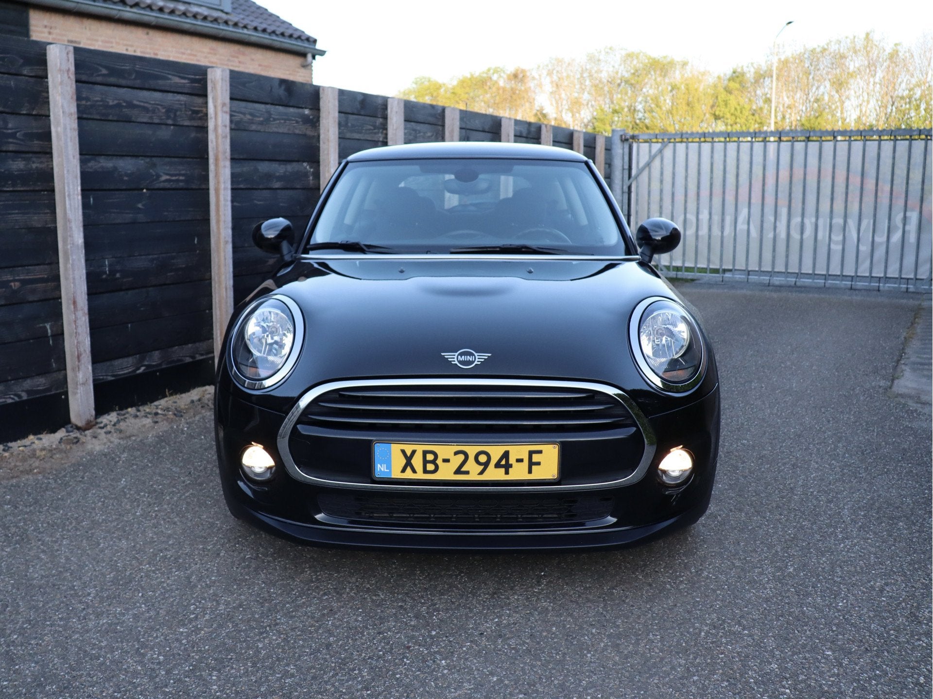 MINI Mini 1.5 Cooper NL-auto dealer o.h. (bj 2018), Voorwielaandrijving, 136 pk, Gebruikt, 4 stoelen
