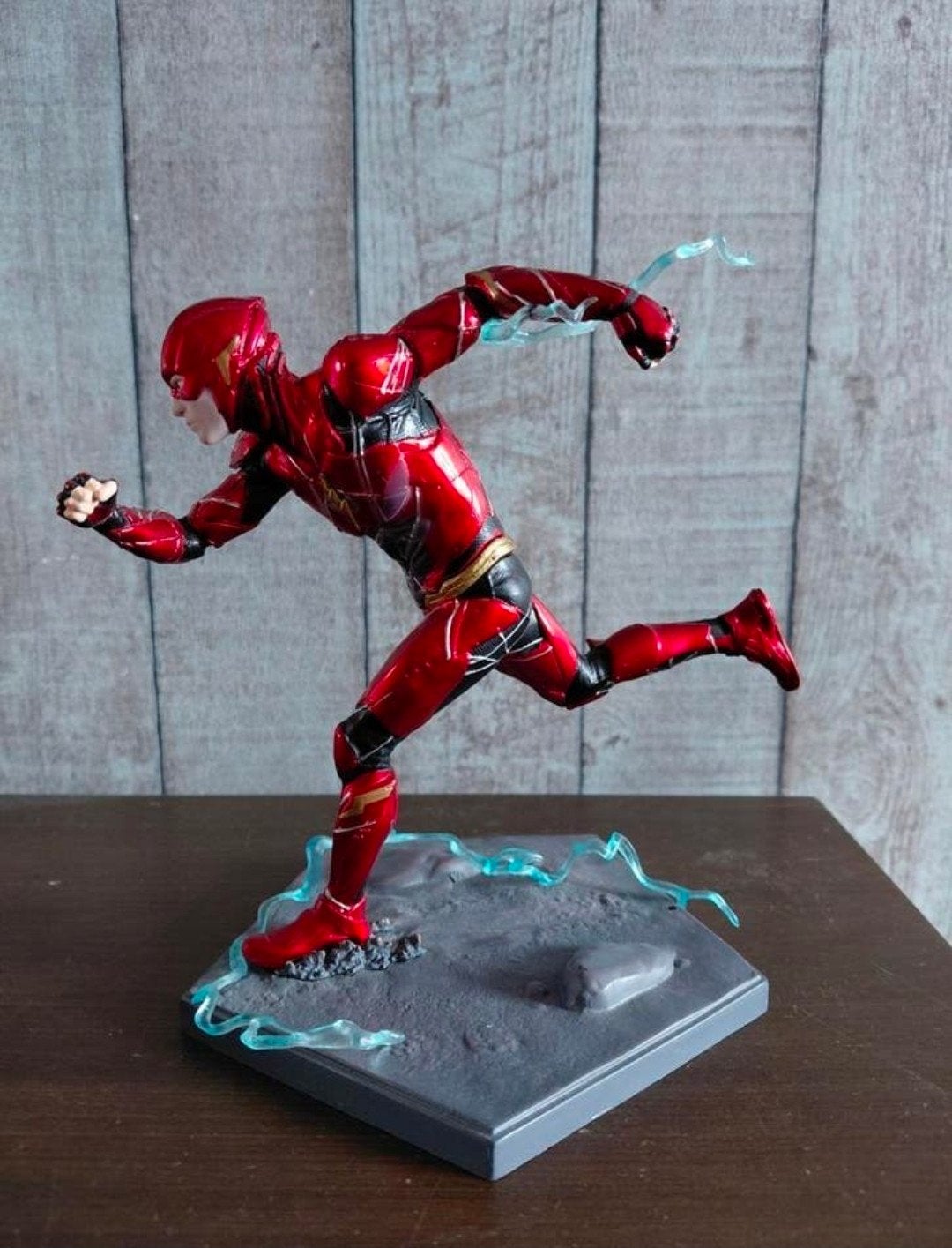 The Flash figuur Ezra Miller. Justice League., Ophalen of Verzenden, Zo goed als nieuw