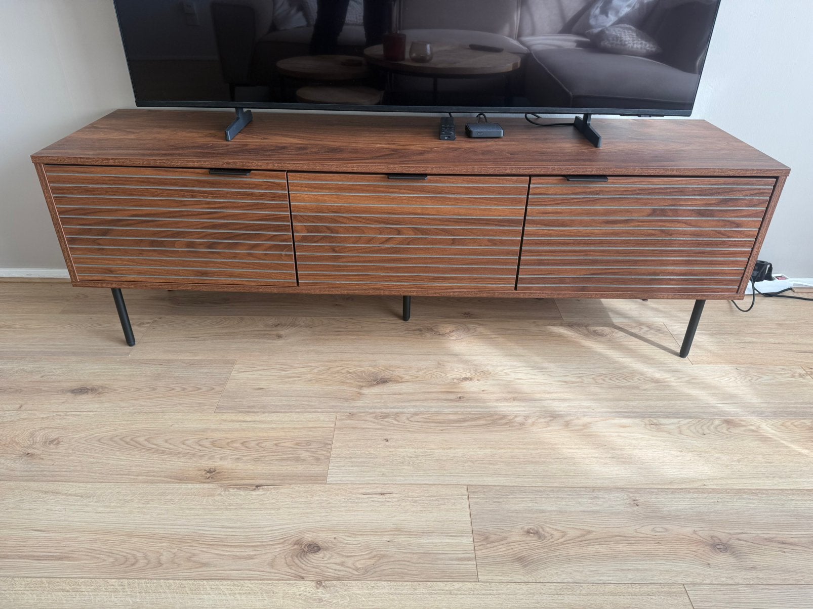 TV kast / TV meubel - Walnoothout, Ophalen, Zo goed als nieuw, 25 tot 50 cm, Minder dan 100 cm