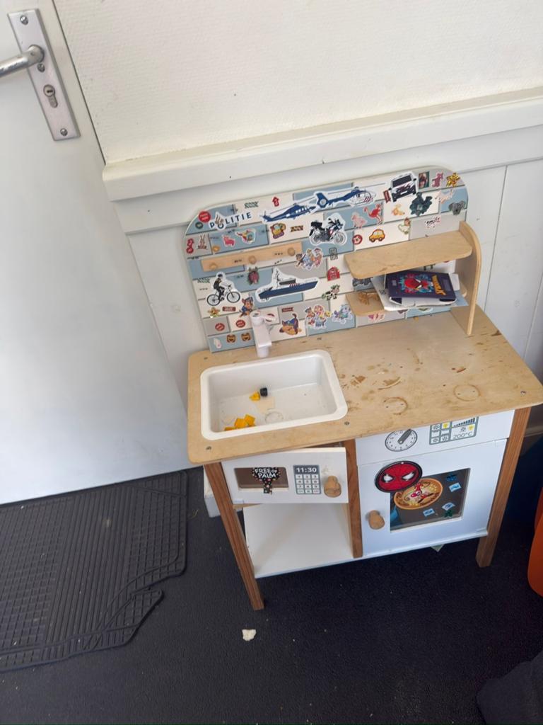 Leuke speelkeuken met stickers en accessoires, Ophalen, Gebruikt, Hout, Speelkeuken