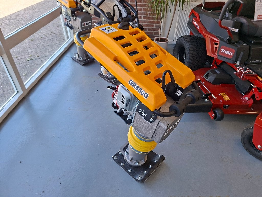 GiANT GR680G trilstamper, Tuin en Terras, Hand-tuingereedschap, Ophalen of Verzenden, Nieuw, Overige soorten, Giant