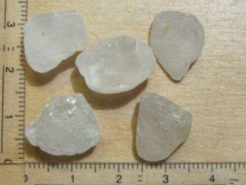 min. 5 stuks ongepolijste edelstenen WITTE TOPAAS (1), Verzenden, Mineraal