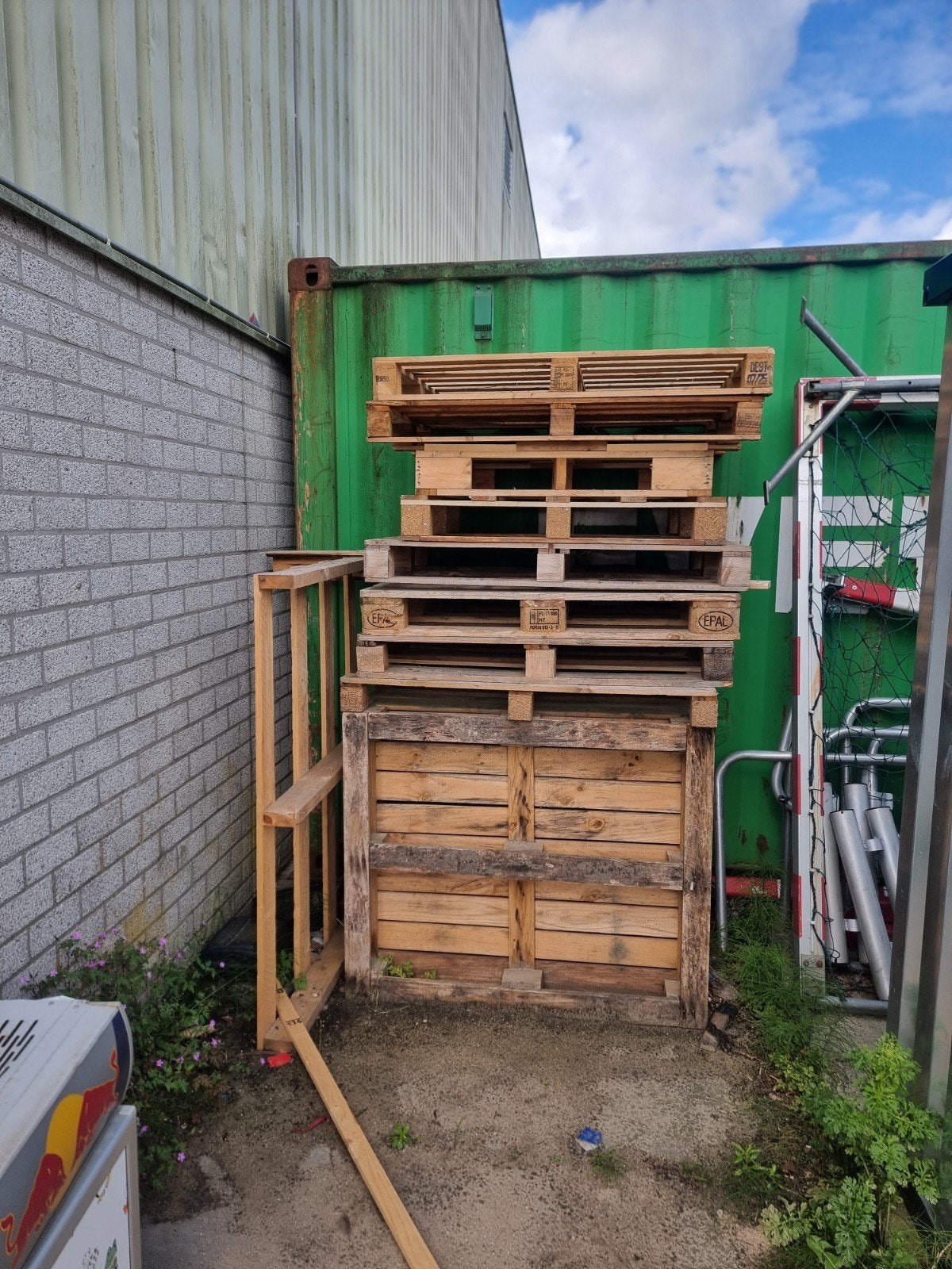 Pallets en 1 bak, Ophalen