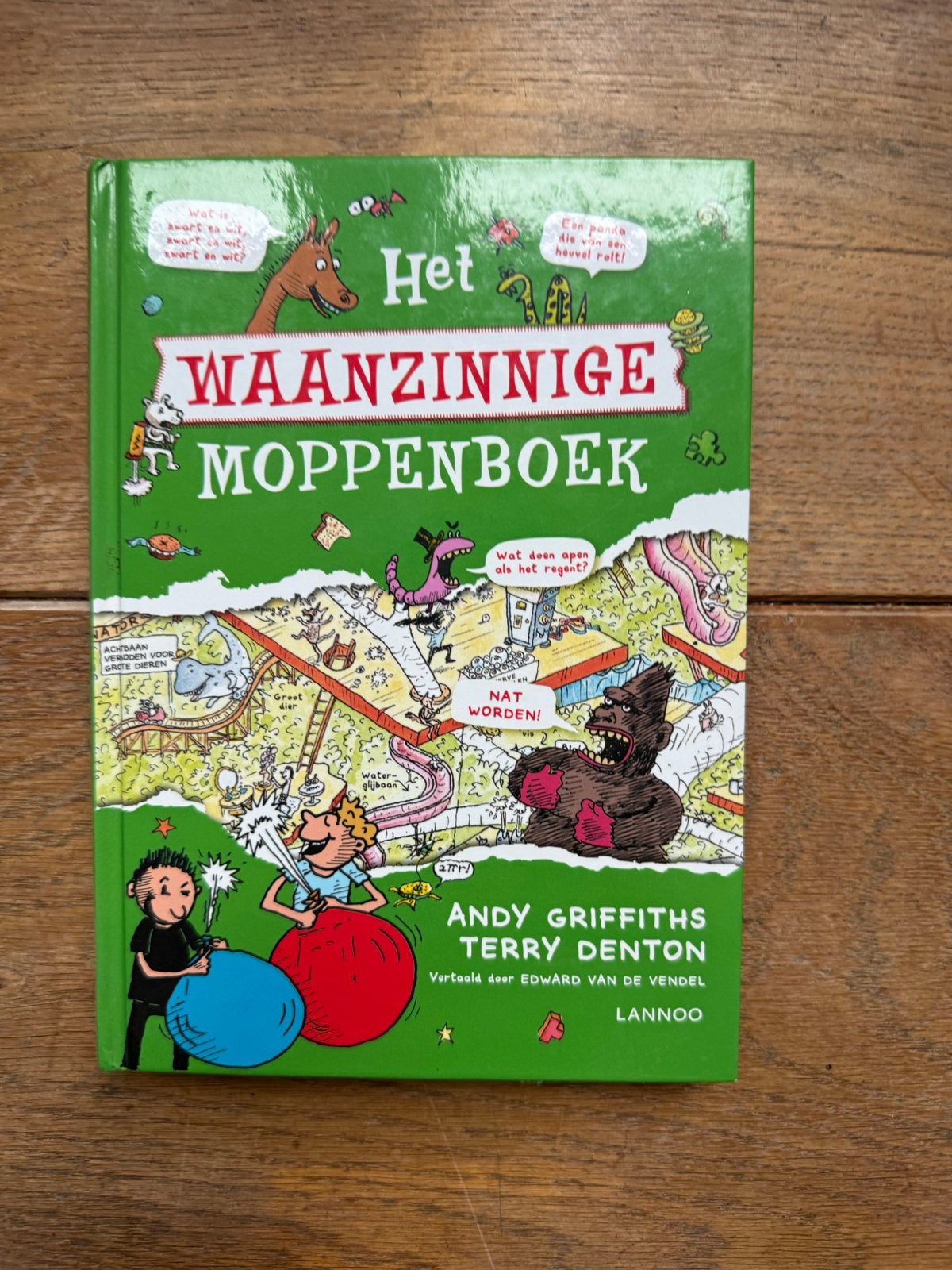 Het Waanzinnige Moppenboek - Andy Griffiths, Ophalen of Verzenden, Zo goed als nieuw, Fictie algemeen