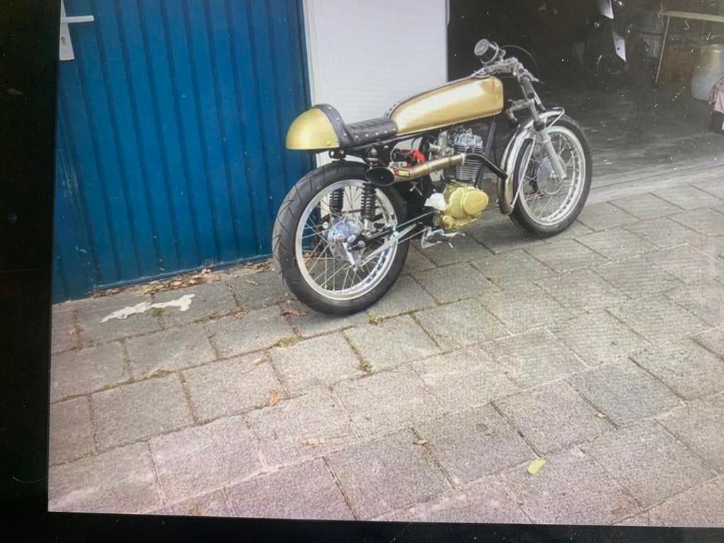Honda / 125 cc /1cyl/ viertakt /vraagprijs 4,295 euro, Particulier