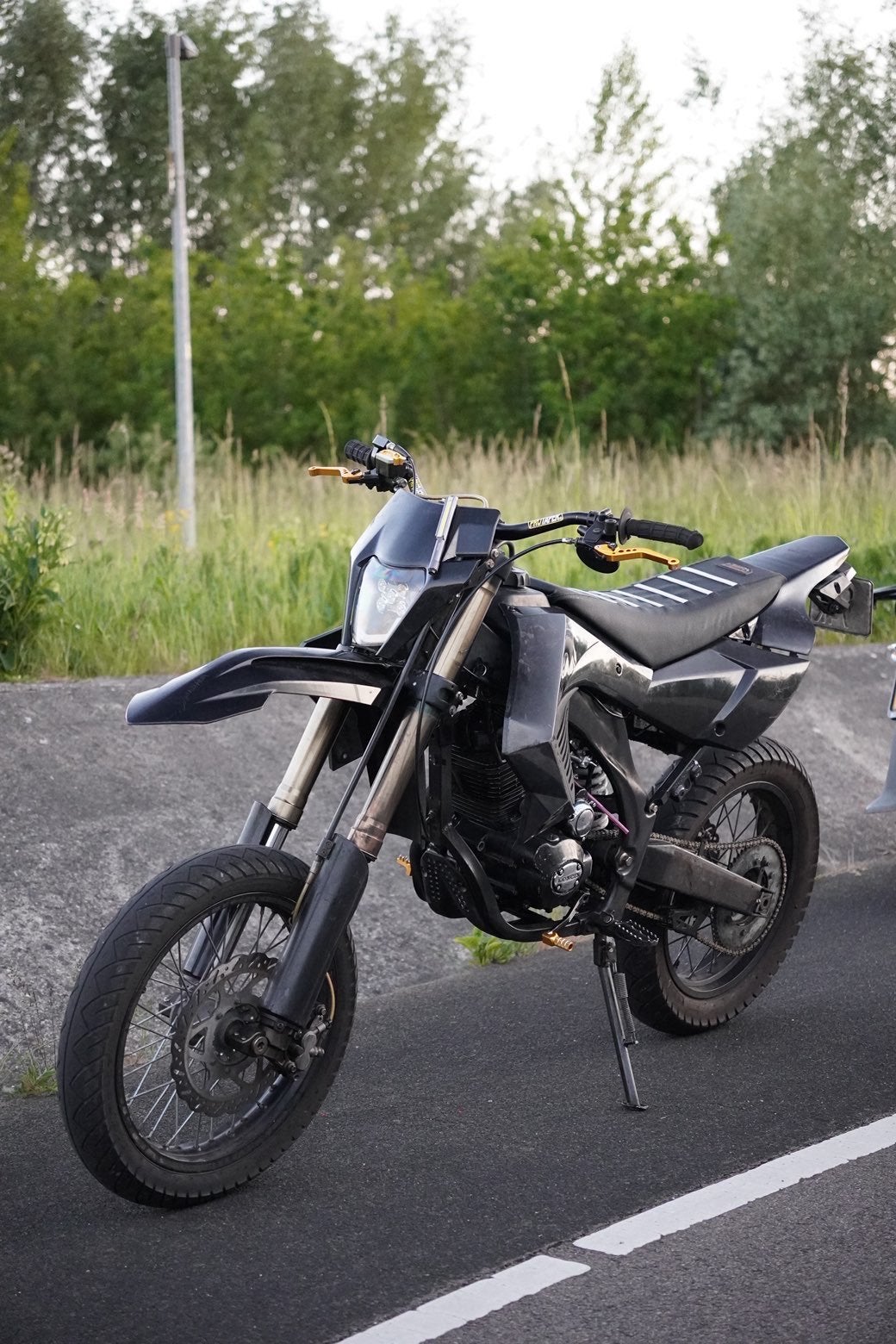 schakelbrommer 250cc op brom, Fietsen en Brommers, Brommers | Crossbrommers, Ophalen, Zo goed als nieuw, Overige merken