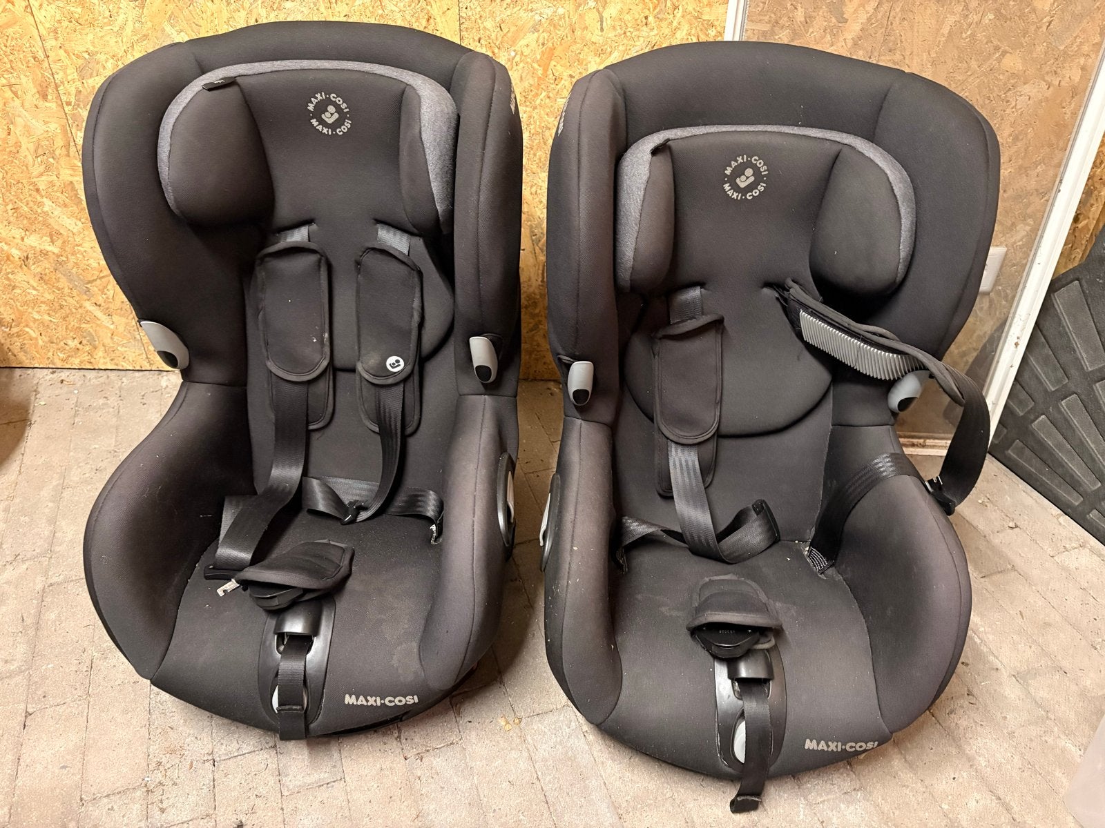 2x Maxi-Cosi autostoel draaibaar met meerdere ligstanden, Ophalen, Verstelbare rugleuning, 9 t/m 18 kg, Maxi-Cosi