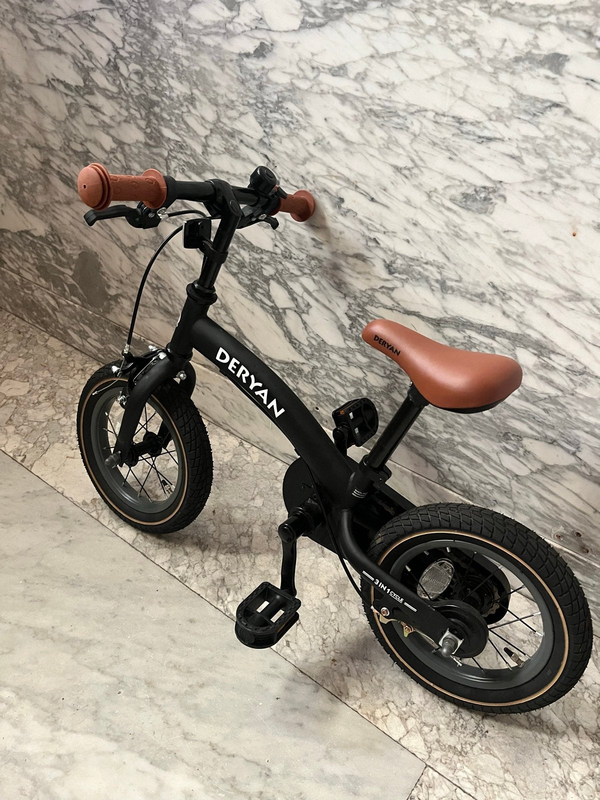 Deryan 3-in-1 Kinderfiets 12 inch - Zwart/Bruin, Fietsen en Brommers, Fietsen | Kinderfietsjes, Ophalen, Zijwieltjes, Velgrem