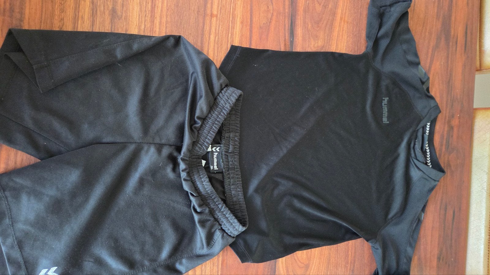 set sportkleding hummel 152, Ophalen of Verzenden, Zo goed als nieuw, Maat 34 (XS) of kleiner, Zwart