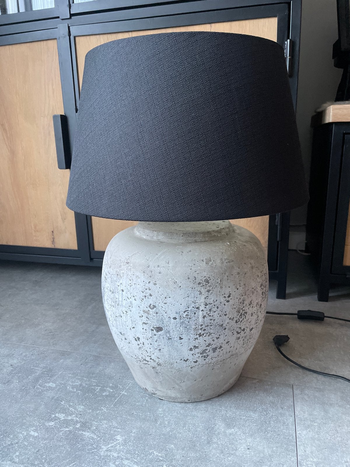 Betonnen lampenvoet incl kap, Ophalen, Zo goed als nieuw, 50 tot 75 cm