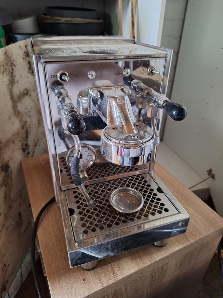 Gebruikt Espresso Apparaat - RVS, Gebruikt, Espresso apparaat, Gemalen koffie, 2 tot 4 kopjes