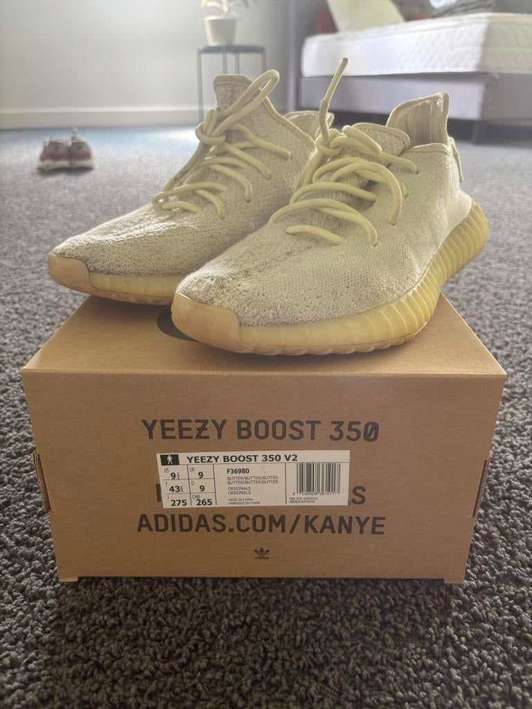 Yeezy Boost 350 V2 Butter - Maat 43 1/3, Kleding | Heren, Schoenen, Overige kleuren, Ophalen of Verzenden, Sneakers of Gympen