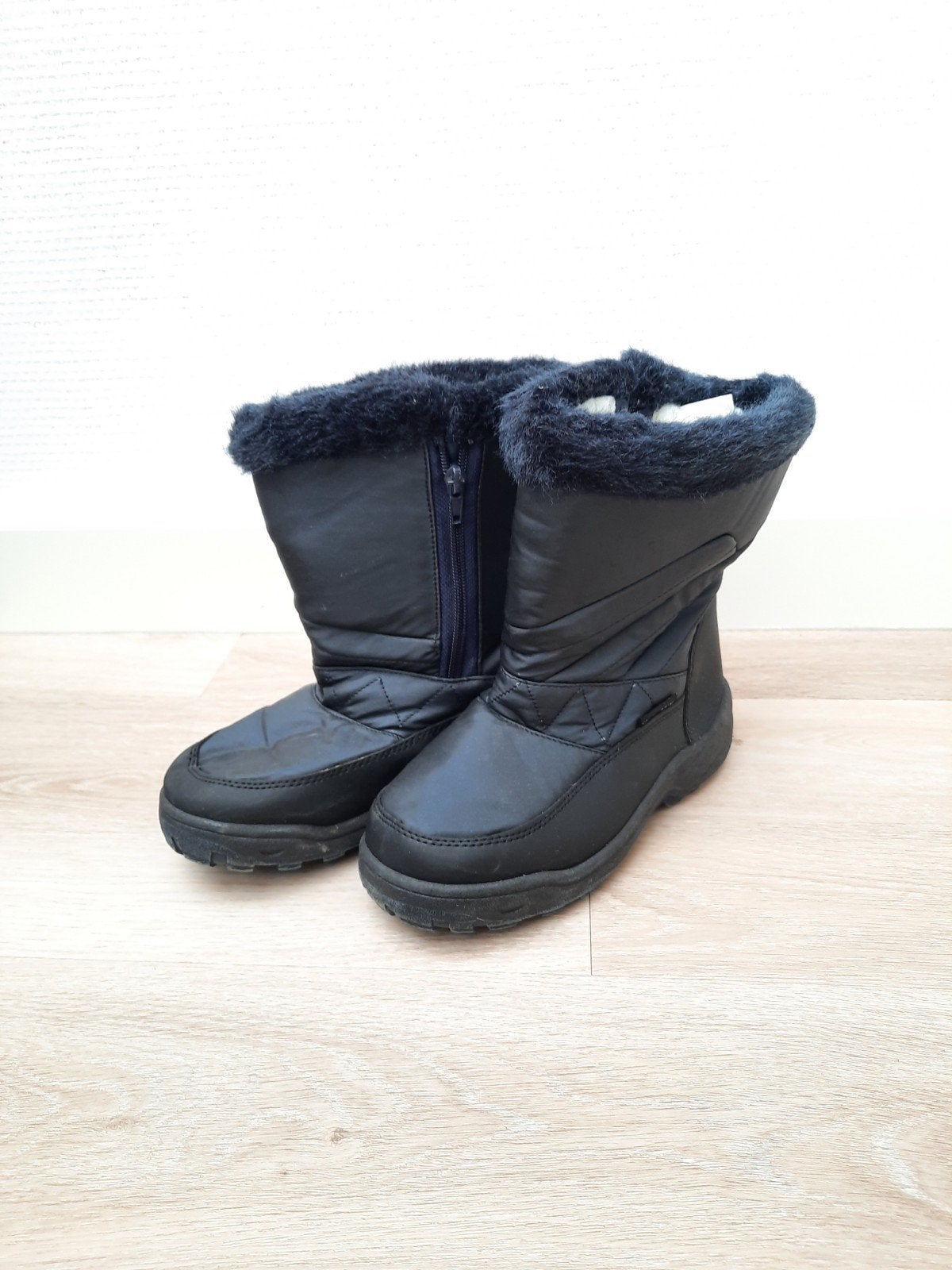 Zwarte winterlaarzen met bontvoering maat 35, Ophalen of Verzenden, Zo goed als nieuw, Zwart, Hoge laarzen