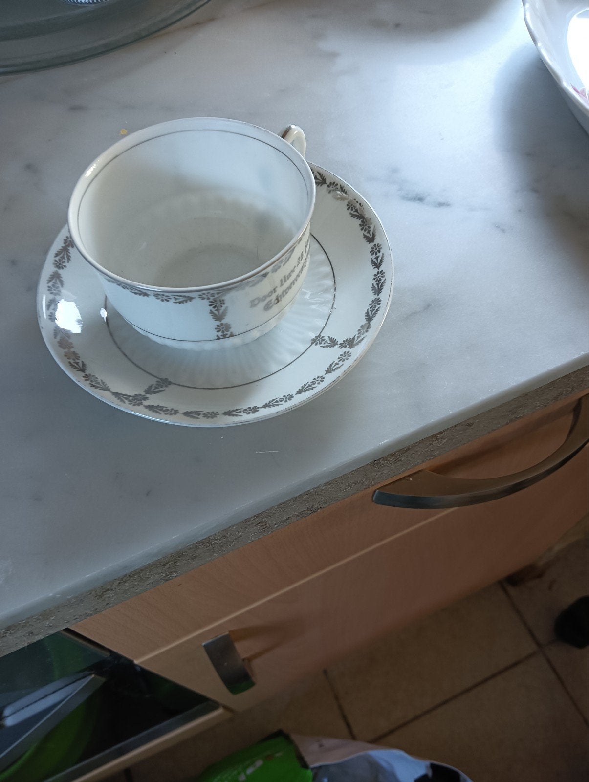 te koop een kopje met koffiepot, Ophalen