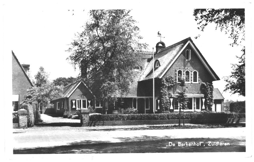 984267 Zuidlaren De Berkenhof 1954 Drenthe Gelopen