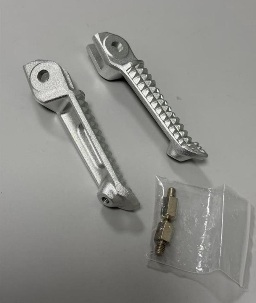Triumph Daytona 675 Voetsteunen Set 2006-2016 (R+L) nieuw, Motoren, Ophalen of Verzenden, H, H, H