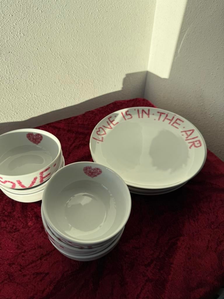IKEA servies 6 persoons roze/wit LOVE IS IN THE AIR >NIEUW, Ophalen, Nieuw, Bord(en), Overige stijlen