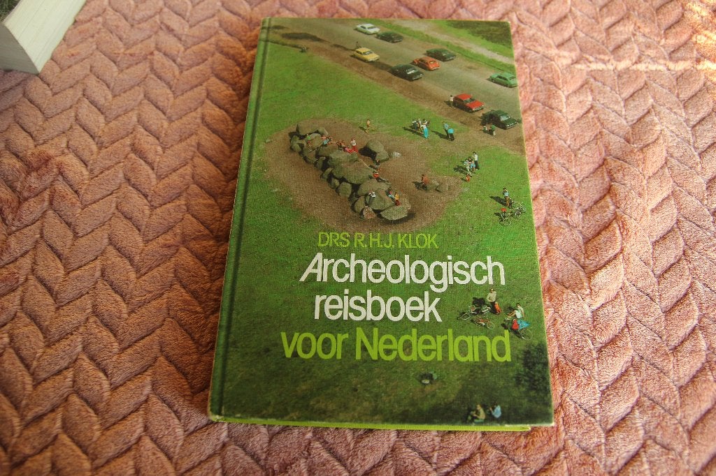 Archeologisch reisboek voor nederland, Ophalen of Verzenden, Gelezen