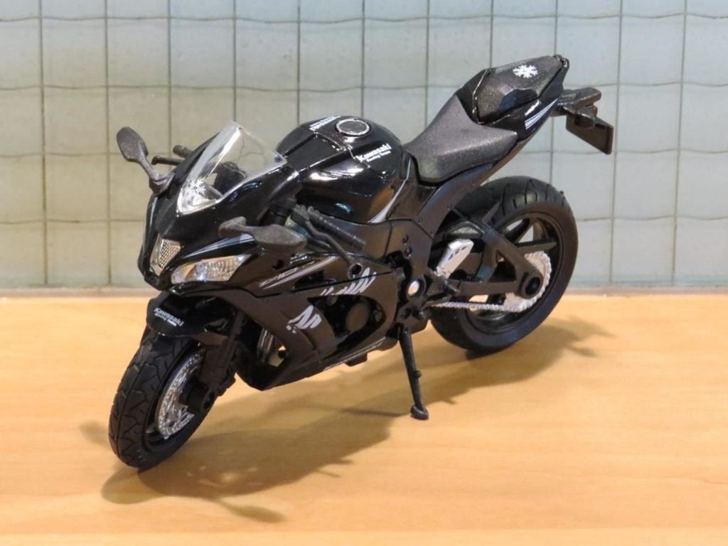 Kawasaki ZX-10R 1:18 21677 Welly, MayCheong, Nieuw, Ophalen of Verzenden, Motor