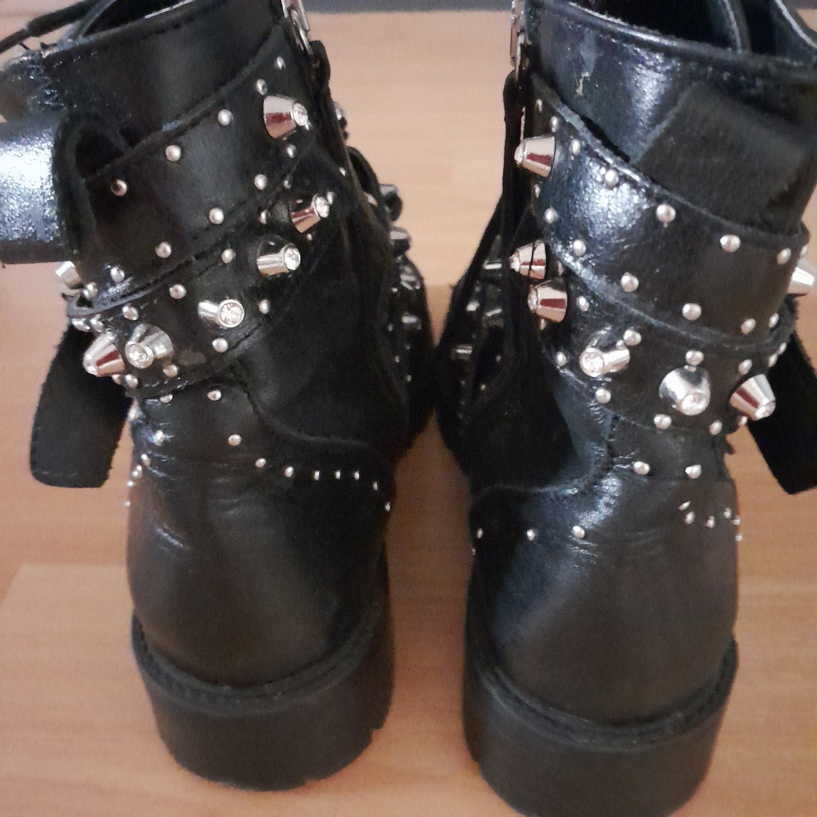 Zara Basic Collection Zwarte Laarzen met Studs Maat 38, Zwart, Lage of Enkellaarzen, Ophalen of Verzenden, Zo goed als nieuw