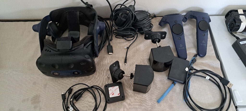 HTC Vive pro 2, Spelcomputers en Games, Virtual Reality, Ophalen, Zo goed als nieuw, VR-bril, Pc