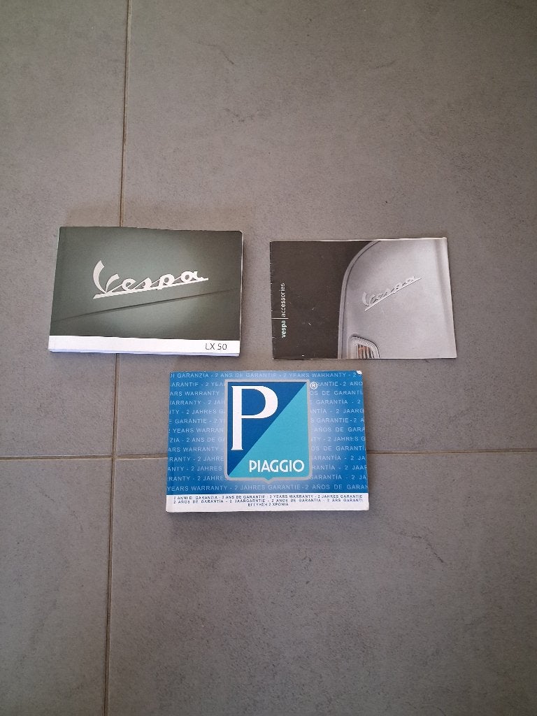 Gebruikershandleiding +div VESPA LX50  scooter 2006/2014, Fietsen en Brommers, Ophalen of Verzenden, Zo goed als nieuw