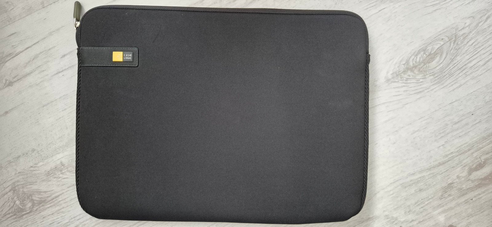 Logic Case, Ophalen, 17 inch of meer, Zo goed als nieuw