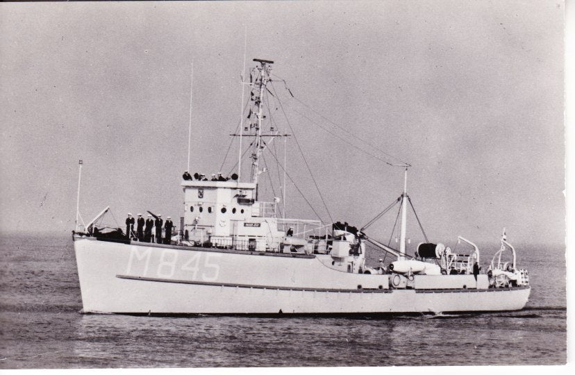 Hr.Ms. Kustmijnenveger,,Beemster'' Marine.  29-08, Ophalen of Verzenden, Zo goed als nieuw, Motorboot, Kaart, Foto of Prent