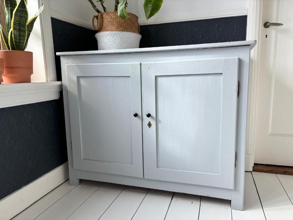Zeer leuk gepimpte en hippe commode, Kinderen en Baby's, Kinderkamer | Commodes en Kasten, Ophalen, Gebruikt, 50 tot 70 cm, 100 cm of meer