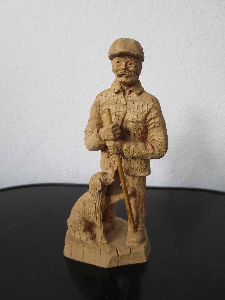 mooi beeldje van een jager uit hout gesneden 20 cm, Antiek en Kunst, Ophalen of Verzenden