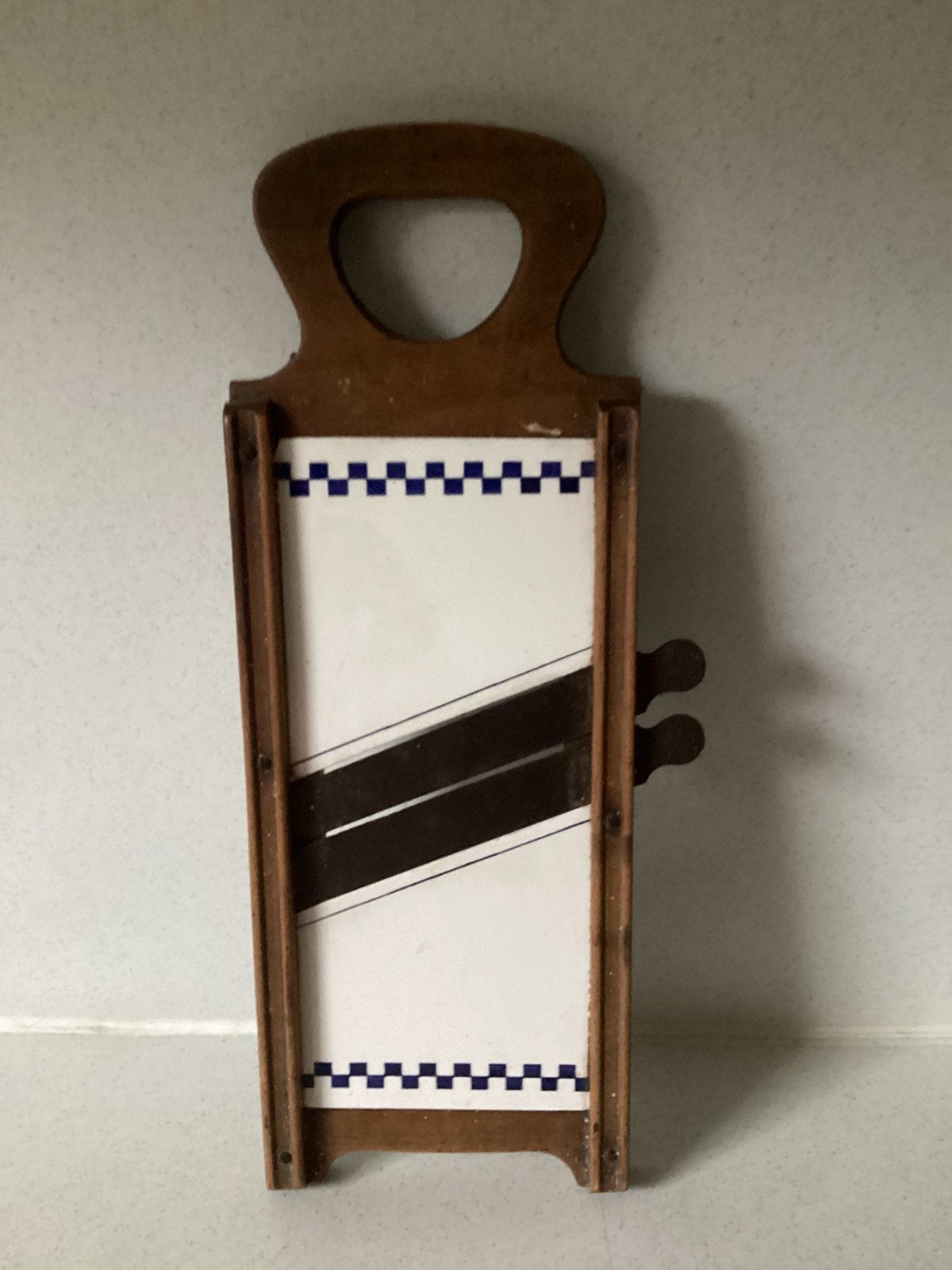 een antieke groenteschaaf / mandoline / keukenhobel, Minder dan 50 cm, Ophalen of Verzenden, Zo goed als nieuw, Minder dan 100 cm